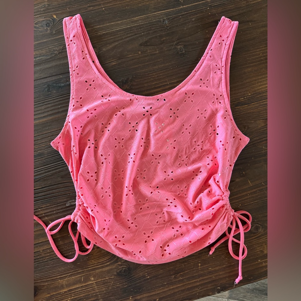 Women’s crop tank